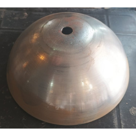 Pieza metálica nro 123, diámetro 137mm, altura 60mm, con 1 perforación